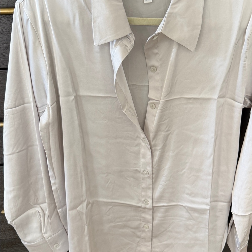 New Chic Women's Cream Button-Down Blouse